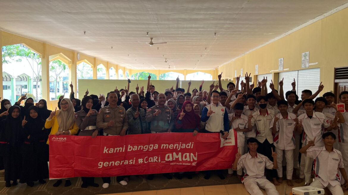 Siswa dan Siswi SMK Sabilal Muhtadin Antusias Mengikuti Edukasi Safety Riding