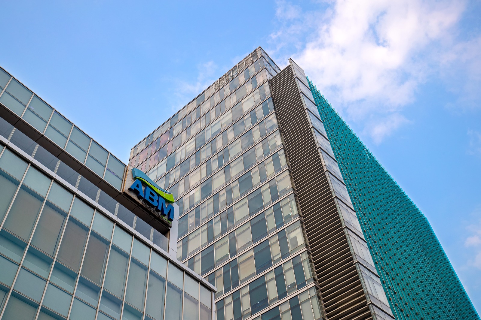 Tampak Gedung PT ABM Investama (ABM) Tbk