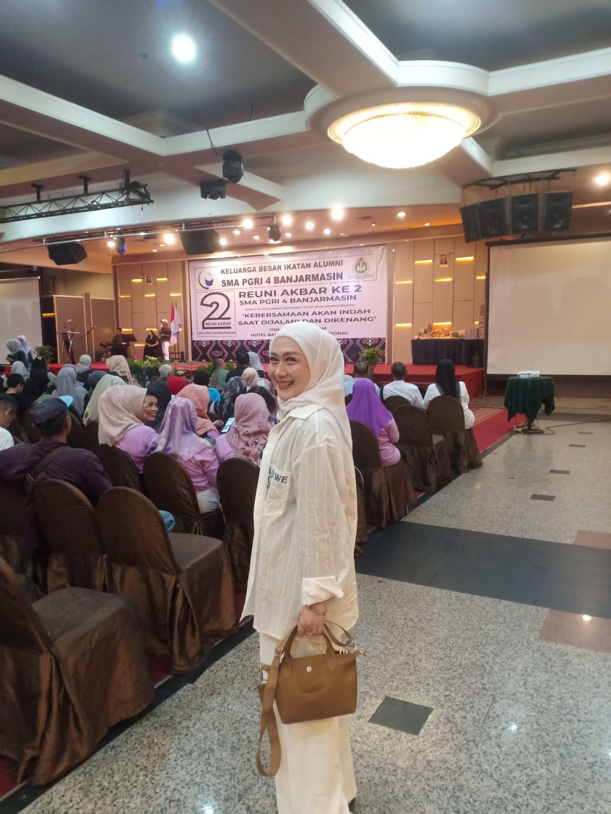 Siska Defina, SSos MMKes Disela Reuni Akbar ke-2 SMA PGRI 4 Banjarmasin