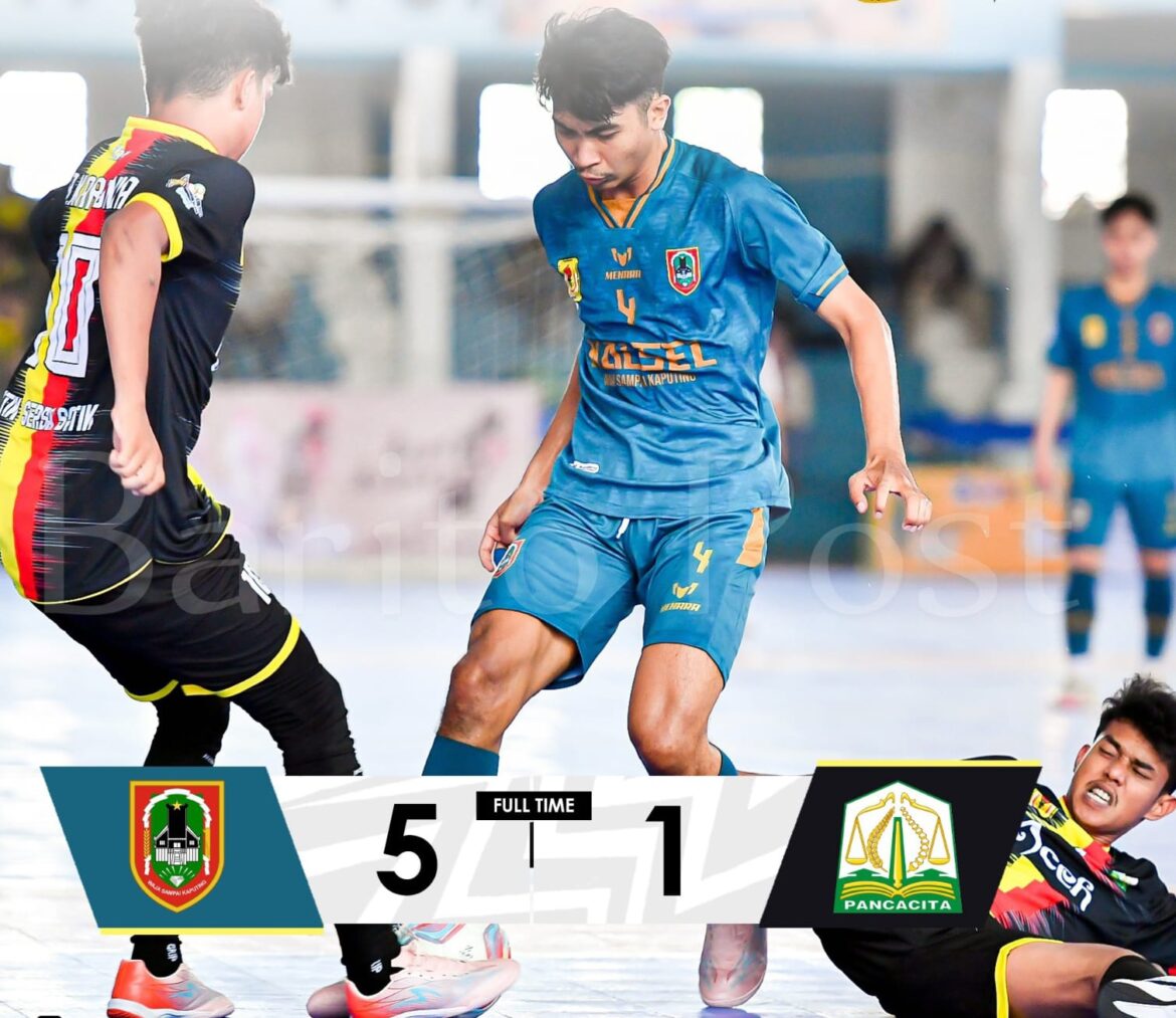 Tim futsal putra Bapomi Kalsel saat menghadapi Aceh (2-1) dipertandingan babak semifinal POMNas XVIII 2023, Sabtu (18/11) siang di Borneo Futsal Banjarmasin, Kalimantan Selatan (Kalsel). (foto: ist/brt)
