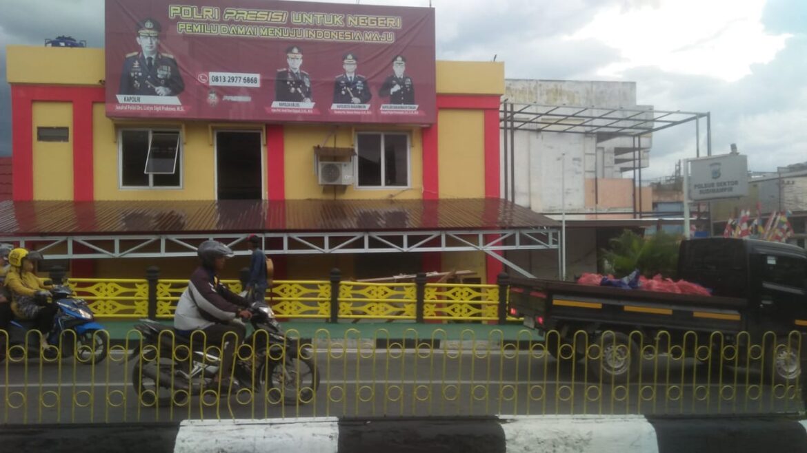 POSPOL DITINGKATKAN - Pos Polisi (Pospol) Polsek Banjarmasin Tengah akan ditingkatkan menjadi Poskotis dan ada tim gabungan salah satunya Macan Resta, Kamis (30/11/2023). (foto:sum/brt)