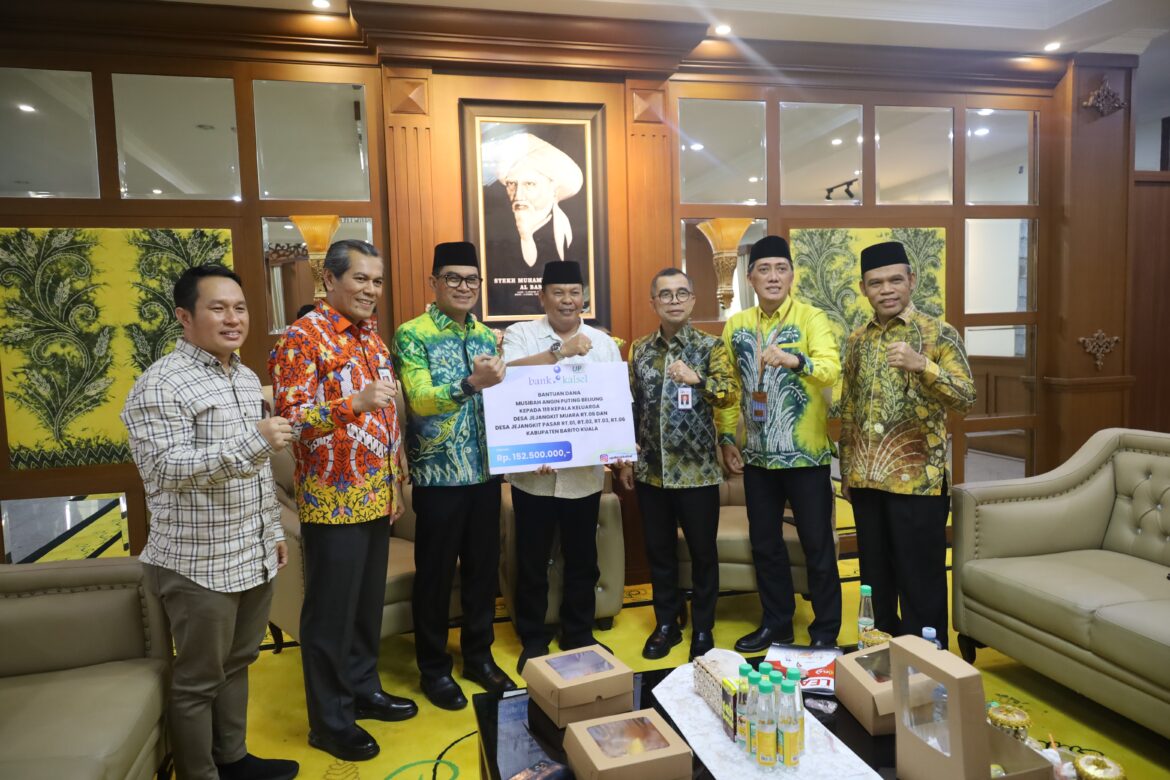 Bank Kalsel gerak cepat berikan bantuan kepada para korban yang terdampak bencana alam angin puting beliung
