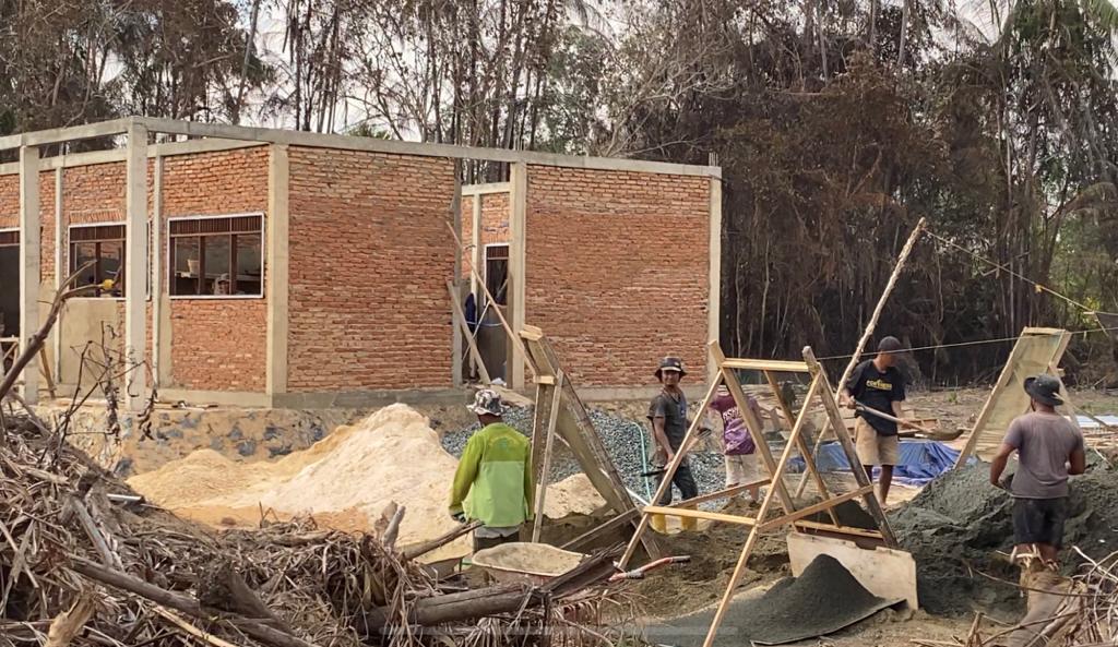 Bangunan SMA Negeri 1 Batulicin di Kabupaten Tanbu yang progresnya hampir 70 persen.(foto : ist)