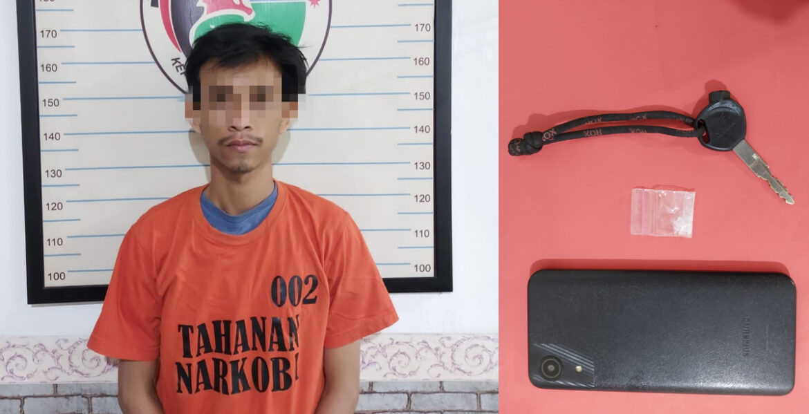 PELAKU dan beberapa barang bukti (foto Istimewa)