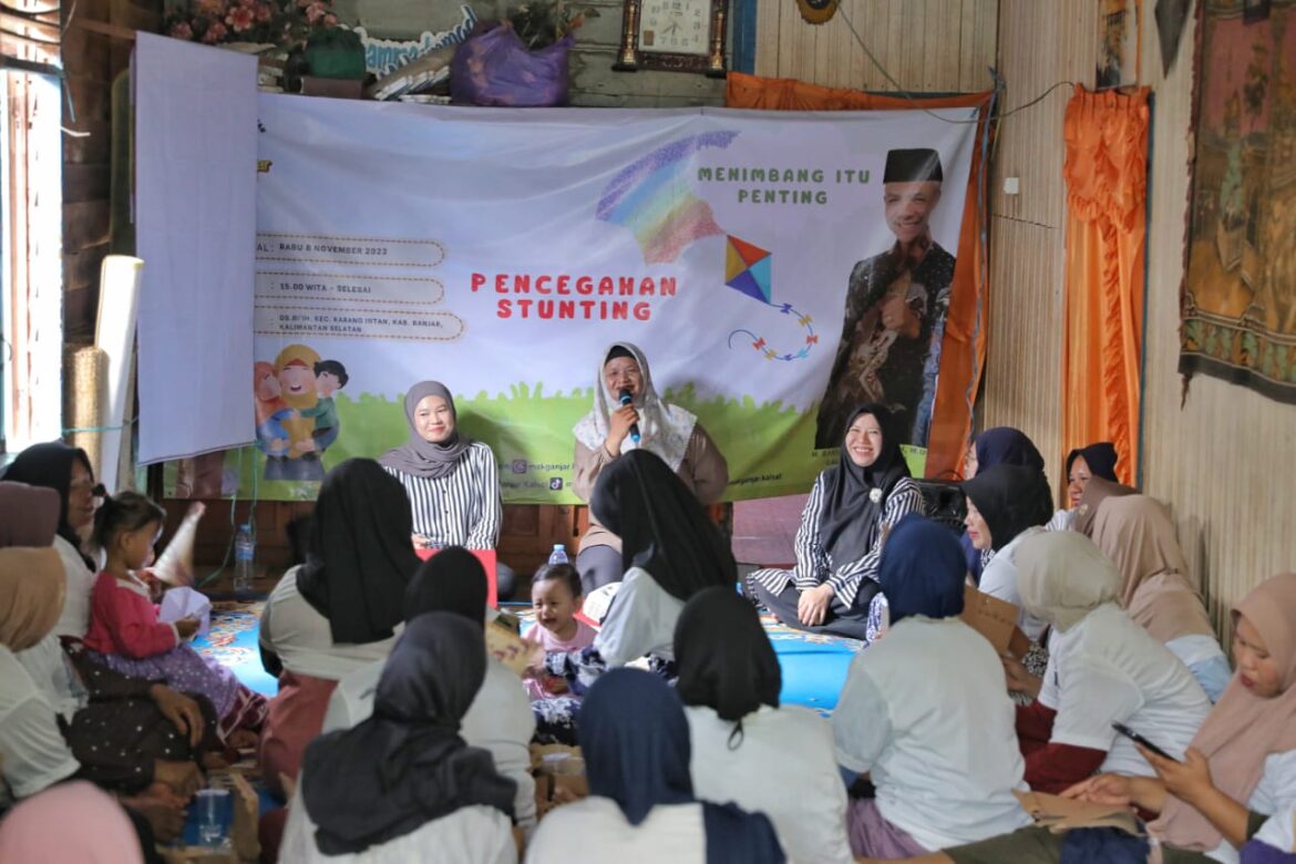 Mak Ganjar melakukan penyuluhan tentang gangguan pertumbuhan pada anak atau stunting di Kabupaten Banjar (foto:istimewa)