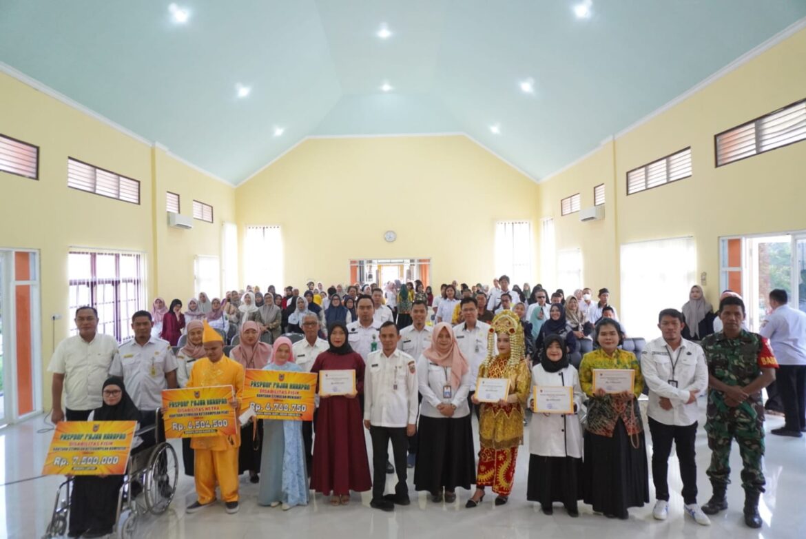 Penutupan Program Resos di  PRSPDNF Fajar Harapan ditandai dengan berfoto bersama para pihak terkait, Rabu (27/12/2023).(foto: ist).