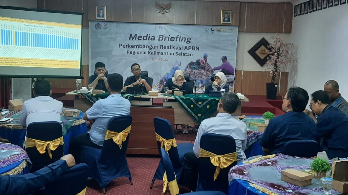Media Briefing perkembangan realisasi APBN regional Kalimantan Selatan oleh Kanwil DJPb Provinsi Kalsel.
