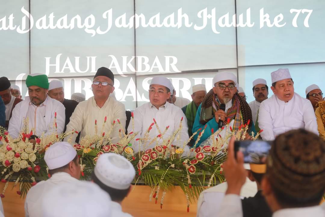 Sejumlah tokoh agama, pemerintahan dan politik berkumpul dalam haul Habib Basirih ke 77.