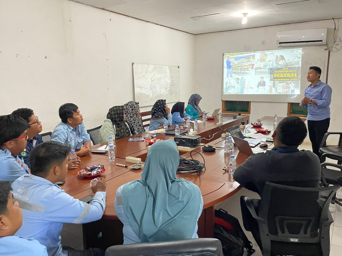 SOSIALISASI PROGRAM - BPJS Ketenagakerjaan Batulicin saat melakukan sosialisasi program SERTAKAN kepada perusahaan yang ada di Kabupaten Tanah Bumbu dan Kotabaru, Senin (22/1/2024).(foto : ist)