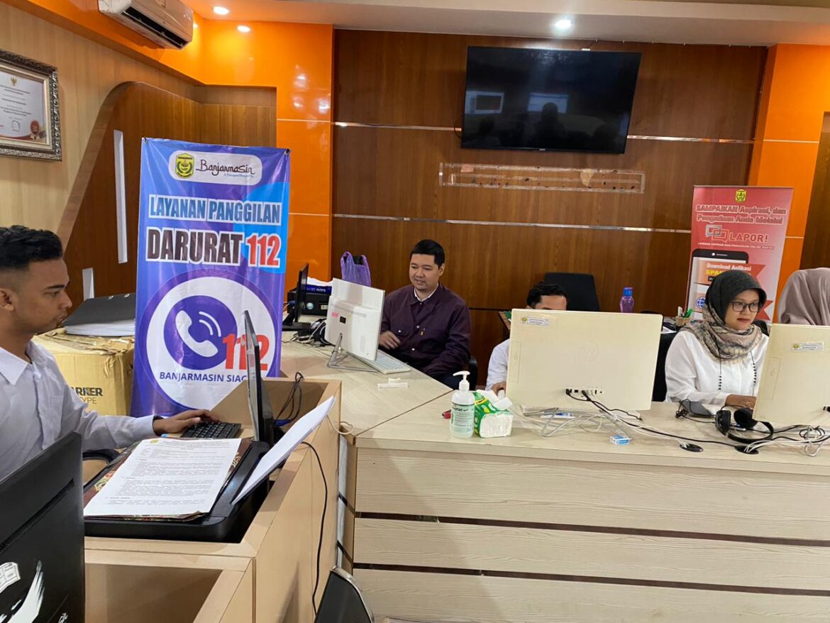 Layanan panggilan darurat di Diskominfotik Kota Banjarmasin.