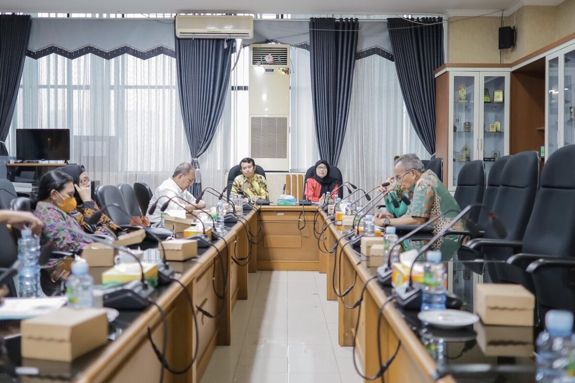 Rombongan Komisi A DPRD Provinsi Jatim melaksanakan studi komparasi kesiapan Pemilu dan Pilkada 2024 ke DPRD Provinsi Kalsel.(foto : humasdprdkalsel)
