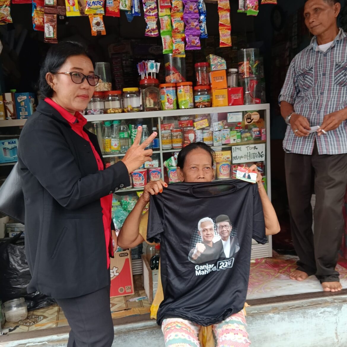 Erlinawati Bertemu Warga untuk Sosialisasi (foto:istimewa)