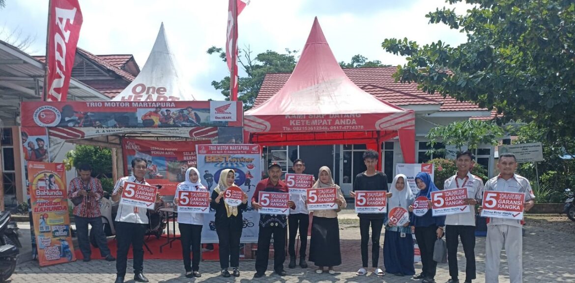 Booth pameran Honda hadir pula, dengan Unit Display Scoopy dan Genio. Bahkan, unit Test Ride untuk para pegawai yang bekerja di Kecamatan Bincau dan ingin mencoba sensasi berkendara berupa Vario 160