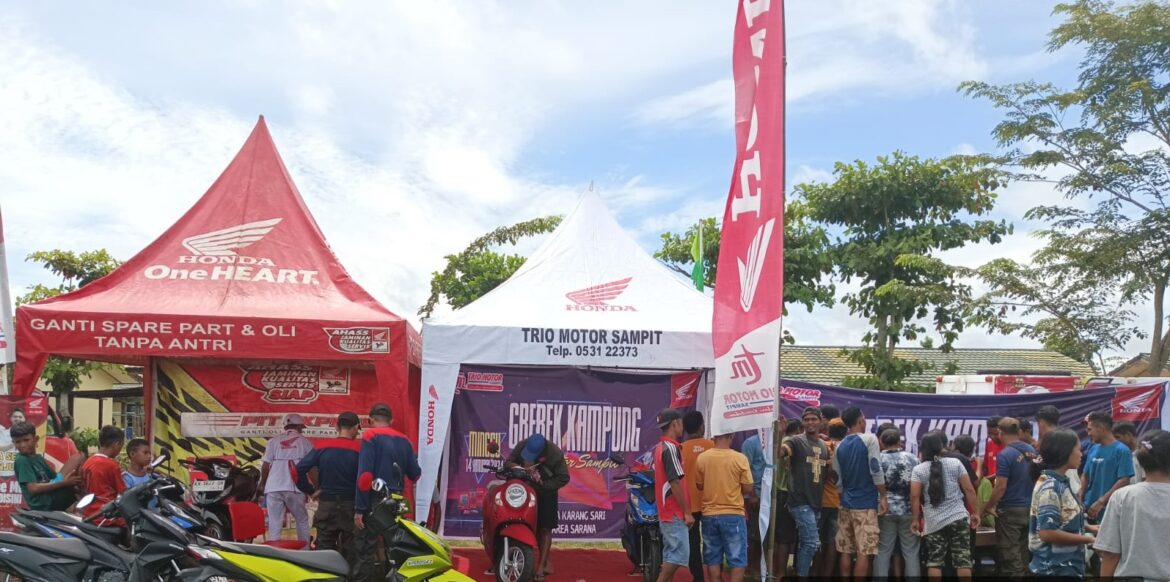 Servis kunjung berbarengan dengan pameran menampilkan pesona dari jajaran sepeda motor Honda