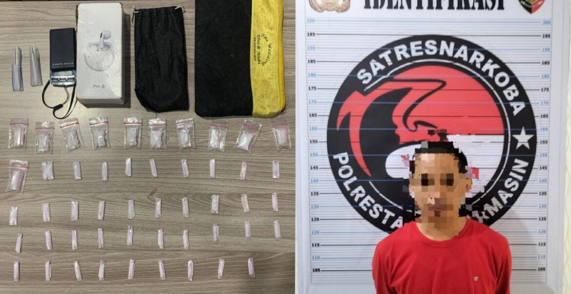 PENGEDAR SABU – Sebanyak 49 paket Sabu-sabu berat 11,82 Gram ditemukan dari pria pengedar narkoba berinisial AN (35) digerebek rumah di Jalan Pangeran Kelurahan Pangeran Kecamatan Banjarmasin Utara, Jum’at, (23/2/2024) pagi. (foto:ist)