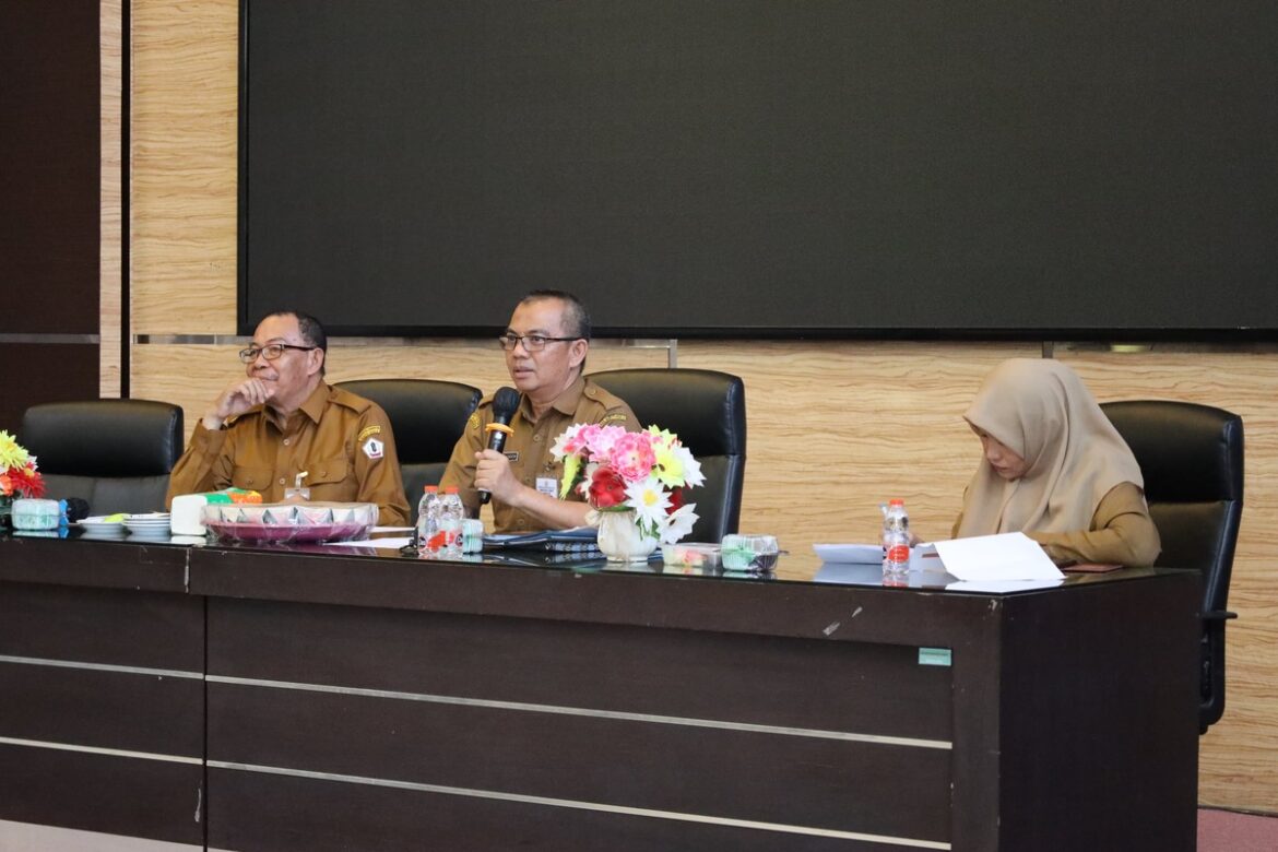 Jajaran Pemkab Batola   melaksanakan rapat koordinasi persiapan rembuk stunting tingkat kabupaten, di Aula Mufakat, Senin (19/2/2024)