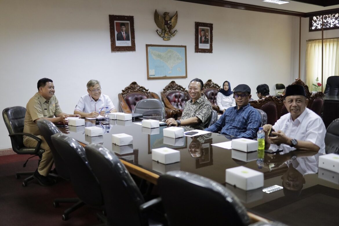Rombongan Komisi II DPRD Provinsi Kalsel saat kunker ke DPRD Provinsi Bali.(foto : humasdprdkalsel)