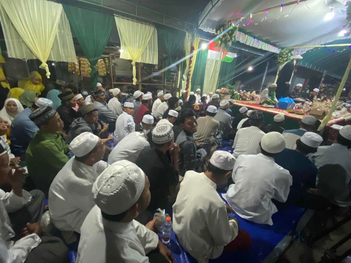 Suasana warga Banjarmasin dalam acara keagamaan.