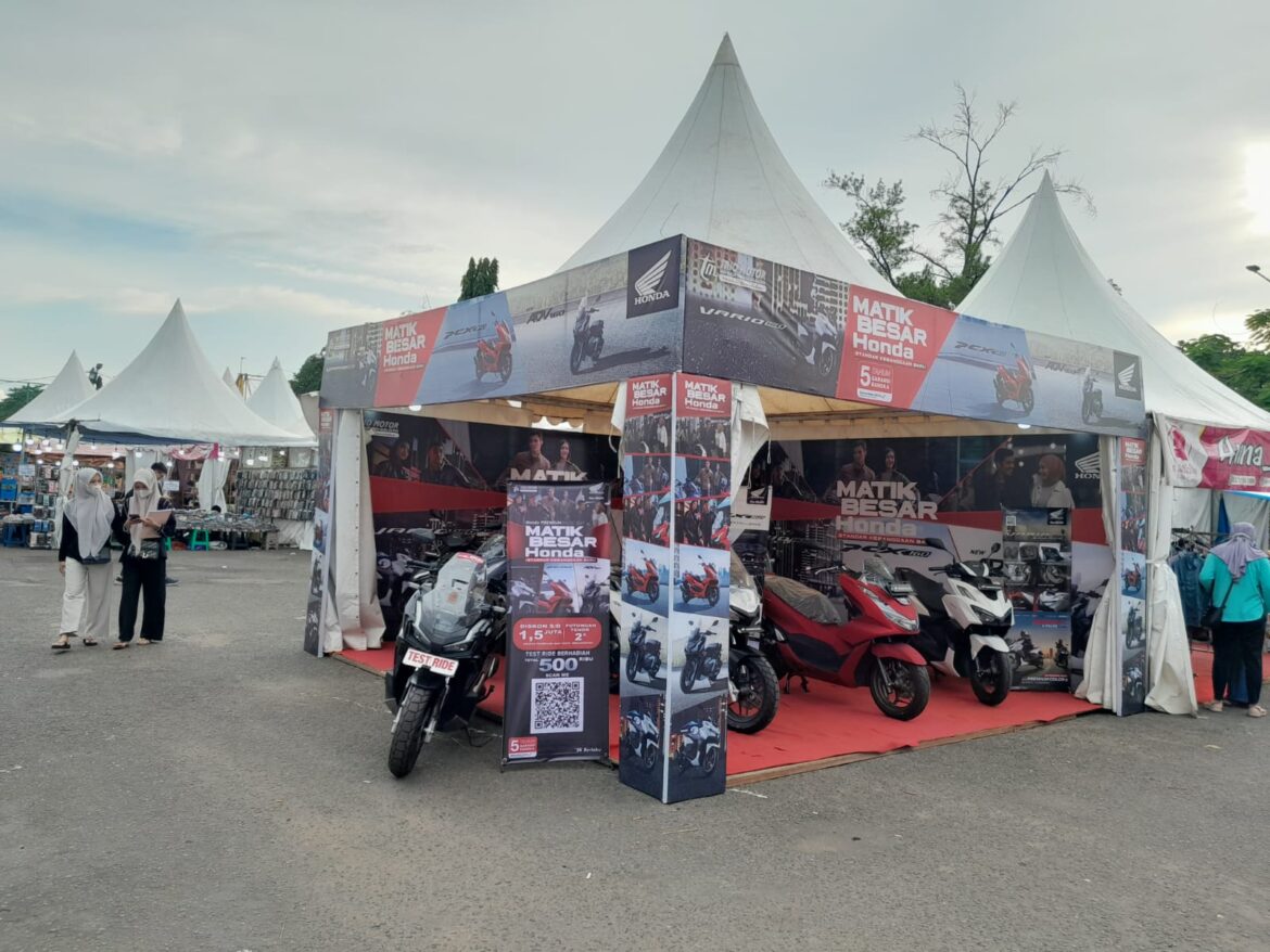 Masyarakat antusias berkunjung di Gelaran Honda Premium Matic Day di Lapangan Murjani Banjarbaru (foto:istimewa)
