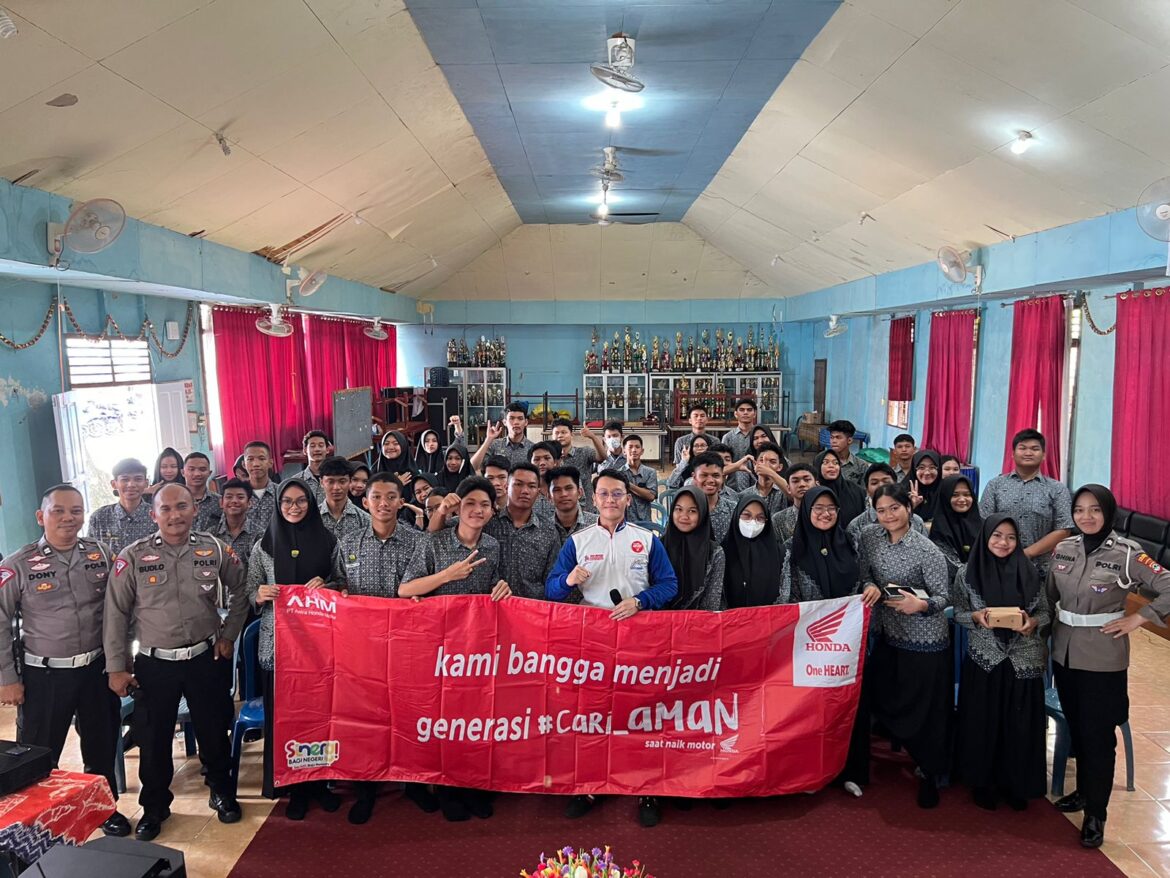 Siswa SMAN 2 Banjarmasin Mendapatkan Edukasi Safety Riding (foto:istimewa)