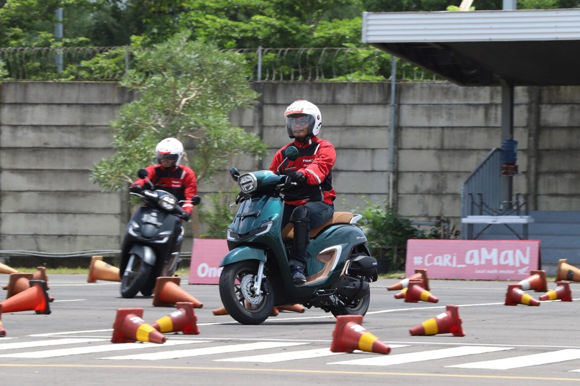 Skutik premium fashionable 160cc pertama di Indonesia, New Honda Stylo 160 (foto:istimewa)