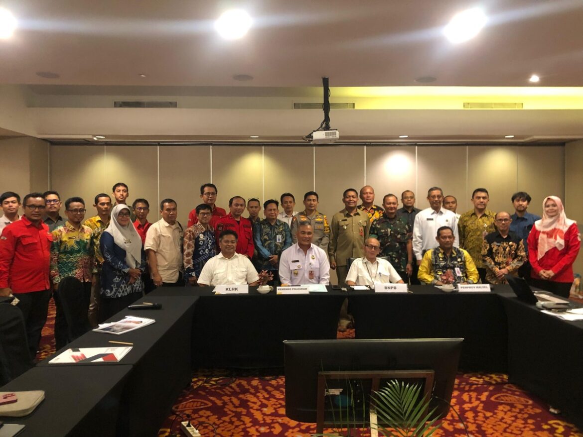 Rakor Verifikasi Isu atau Masalah Kebakaran Hutan dan Lahan , digelar Menko Polhukam RI, di salah satu hotel Banjarmasin, Kamis (21/3/2024) siang. (Foto : ist)