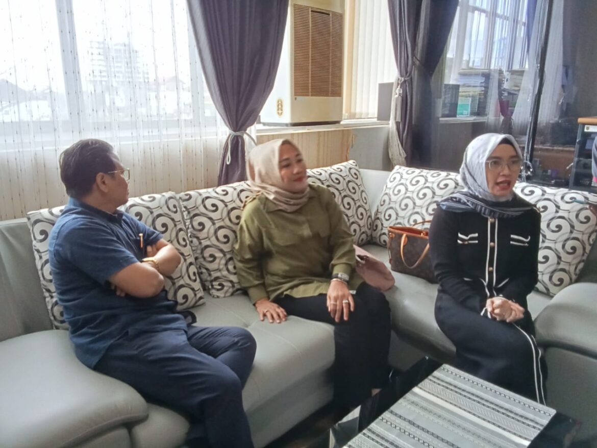 Pansus IV DPRD Provinsi Kalsel menyampaikan ketidaksinkronan data LKPj 2023 dengan laporan SKPD hingga ditemukan kelebihan anggaran Rp17 miliar di Dinas Sosial Kalsel.(foto : ist)