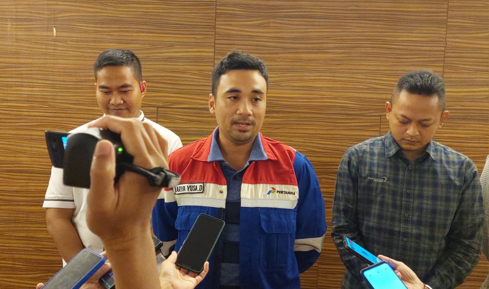 Area Manager Communication, Relations dan CSR PT Pertamina Patra Niaga Regional Kalimantan, Arya Yusa Dwicandra Saat Memberikan Keterangan di Banjarmasin