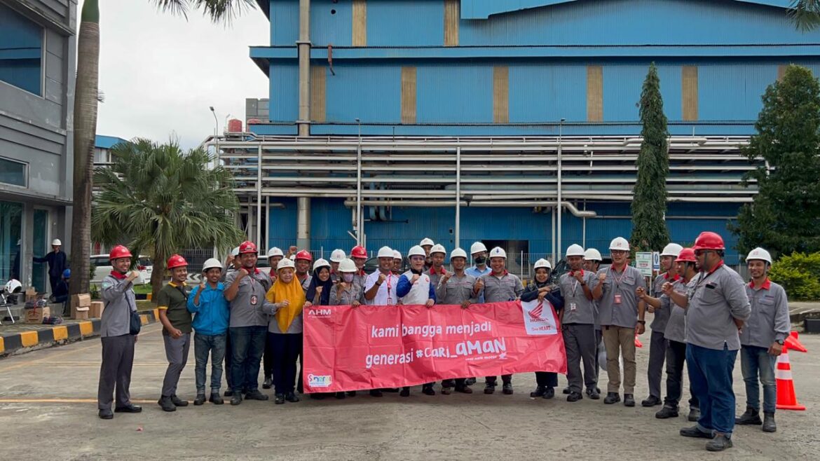 Edukasi Safety Riding untuk Karyawan PT SMART Tbk Unit Tarjun