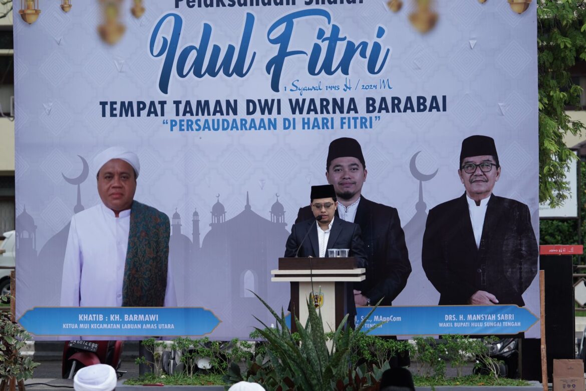 Bupati HST bersama para jajaran lakukan sholat Ied bersama di Lapangan Dwi Warna Barabai.