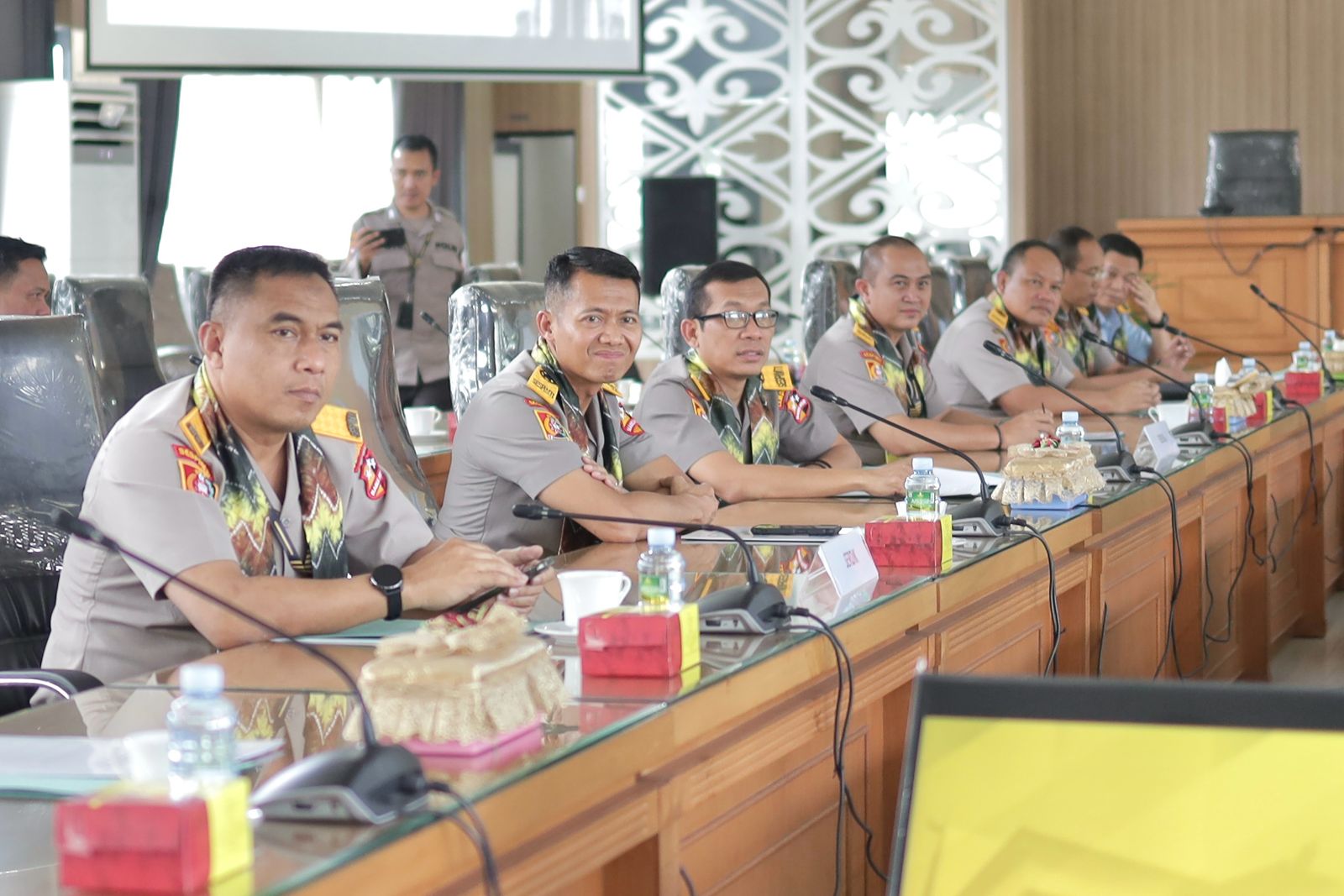 Peserta Sespimti Lemdiklat Polri Dikreg ke-33 Tahun 2024 yang mengikuti PKDN ke DPRD Provinsi Kalsel.(foto : humasdprdkalsel)