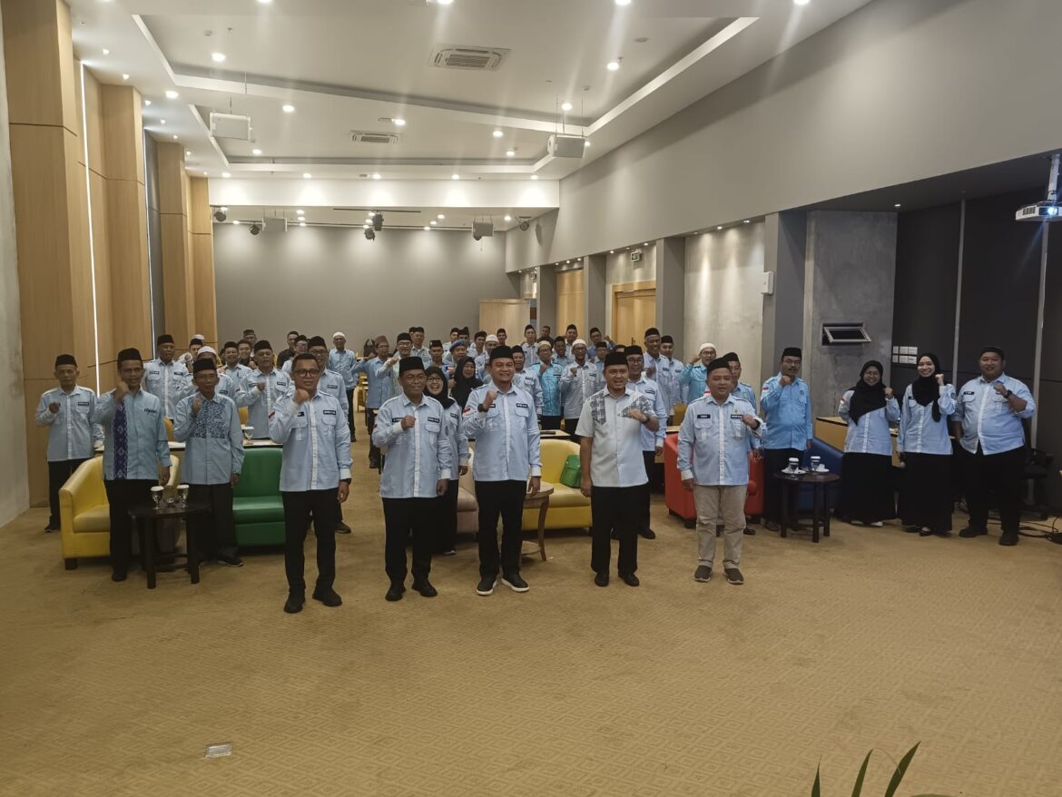 DPW Badan BKPRMI Kalsel saat menggelar Rakerwil, Sabtu (20/4/2024) di POP Hotel Banjarmasin. (foto: Tolah/brt)