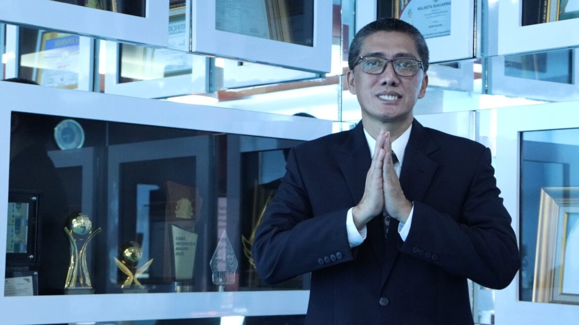 Direktur Utama Bank Kalsel, Fachrudin ucapkan terimakasih kepada para stakeholder maupun shareholder (foto:humas bank kalsel)