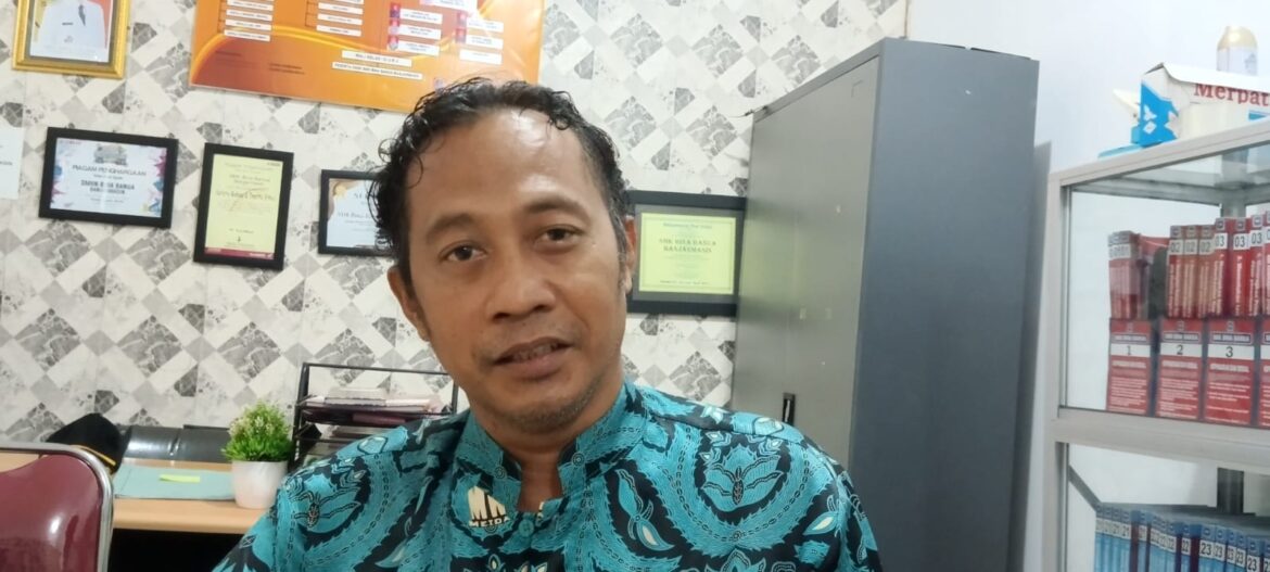 Kepala SMK Bina Banua Banjarmasin Iwan Setiawan, MA (foto:baritopost)