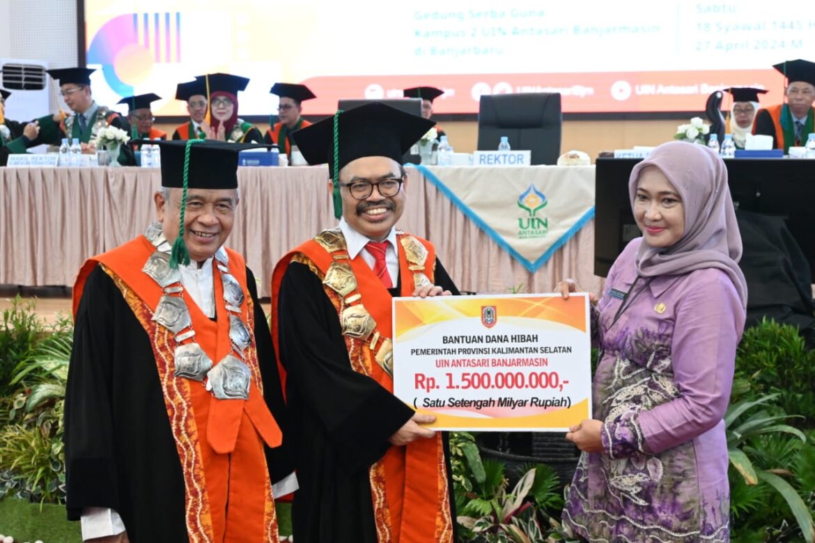 Gubernur Kalsel Serahkan Hibah Rp1,5 Miliar ke UIN Antasari Banjarmasin (foto:istimewa)