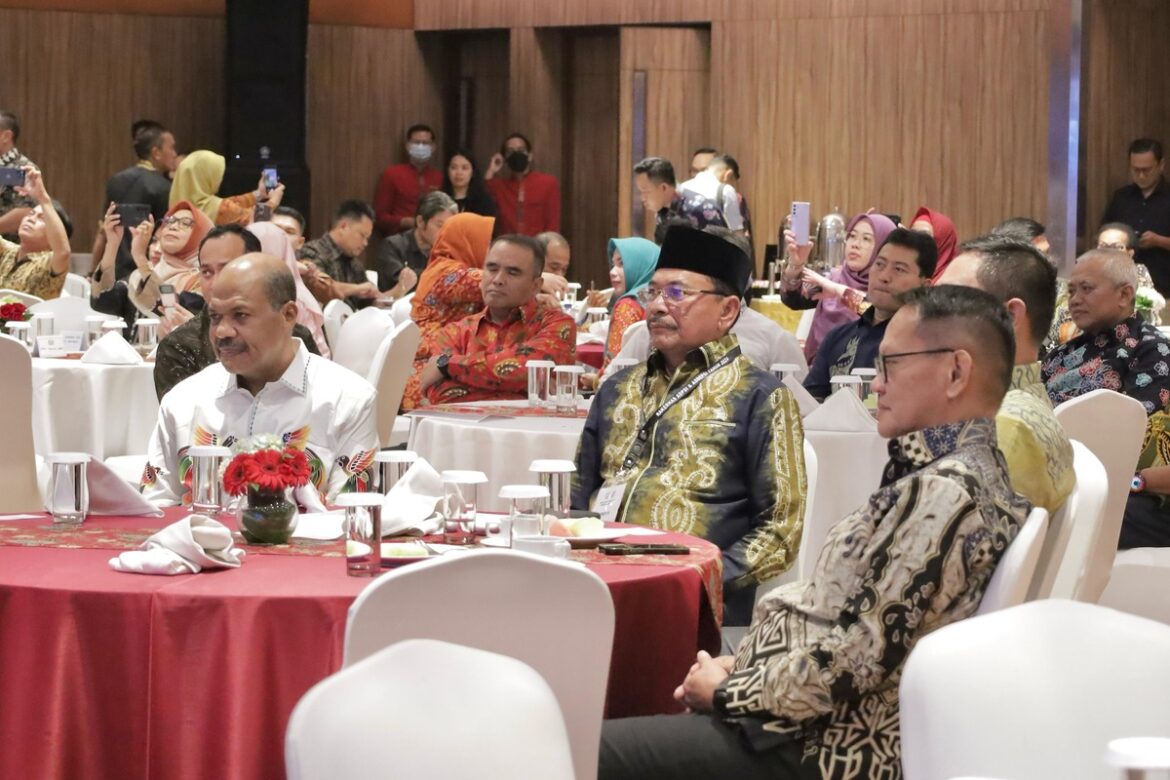 Ketua DPRD Provinsi Kalsel Dr H Supian HK, SH, MH menghadiri Rapat Kerja Nasional Asosiasi DPRD Provinsi Seluruh Indonesia (ADPSI) dan Asosiasi Sekretaris DPRD Provinsi Seluruh Indonesia (ASDEPSI) di Jakarta.(foto : humasdprdkalsel)