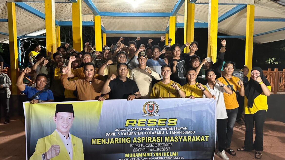 Wakil Ketua Komisi II DPRD Provinsi Kalsel Muhammad Yani Helmi melaksanakan kegiatan reses untuk penyerapan aspirasi warga masyarakat di daerah pemilihan Kabupaten Tanbu dan Kotabaru.(foto : humasdprdkalsel)