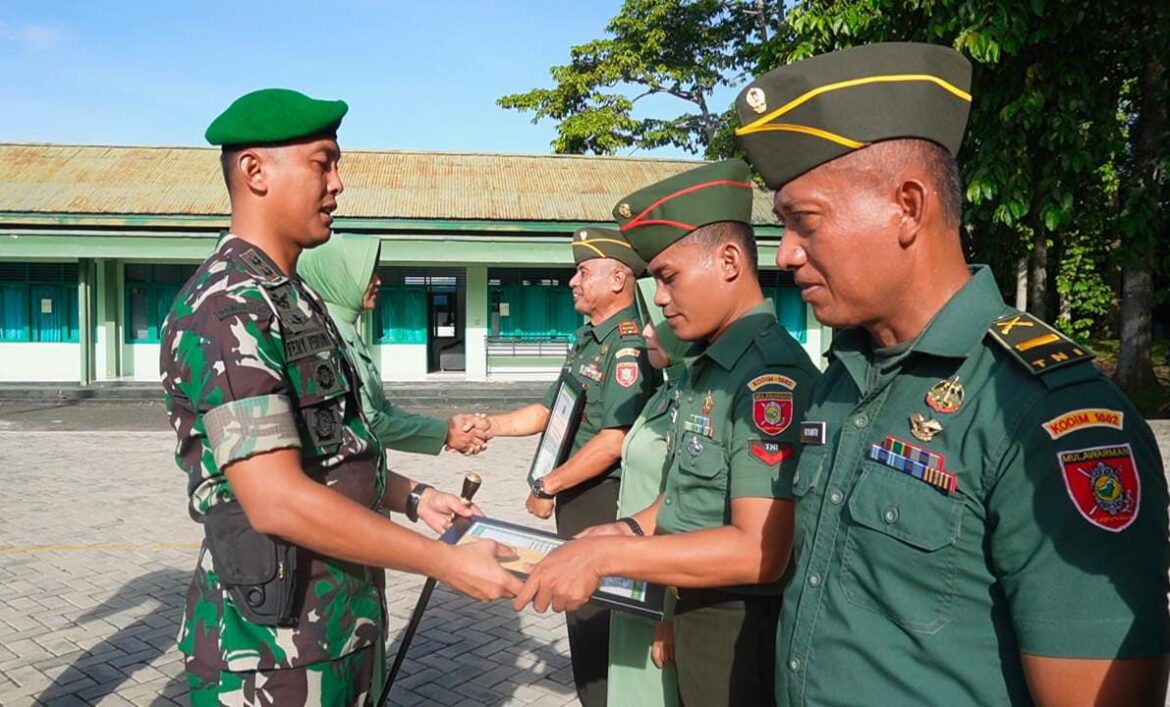 serah terima jabatan Kopda Ahmad Syaifullah dan Dandim 1002/HST Fery Perbawa