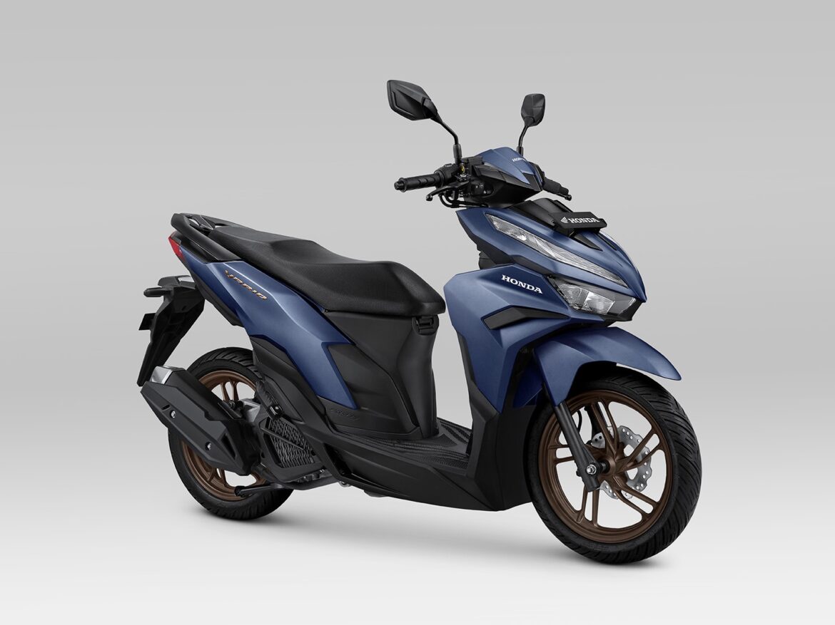Pada skutik popular New Honda Vario 125 dengan menghadirkan pilihan warna baru