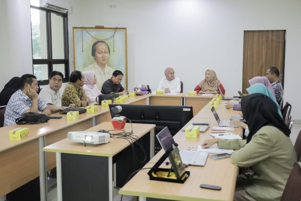 Komisi IV DPRD Provinsi Kalsel bersama DP3AKB Provinsi Kalsel pelajari program unggulan penurunan stunting di Yogyakarta.(foto : humasdprdkalsel)