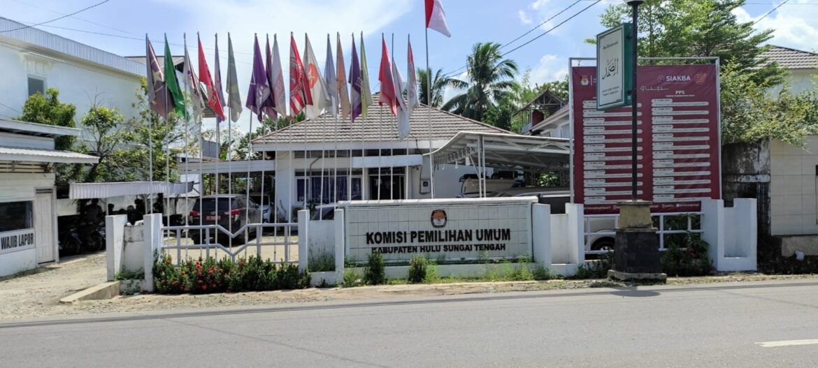 Kantor KPU Kabupaten HST.(foto : yufanata/brt)
