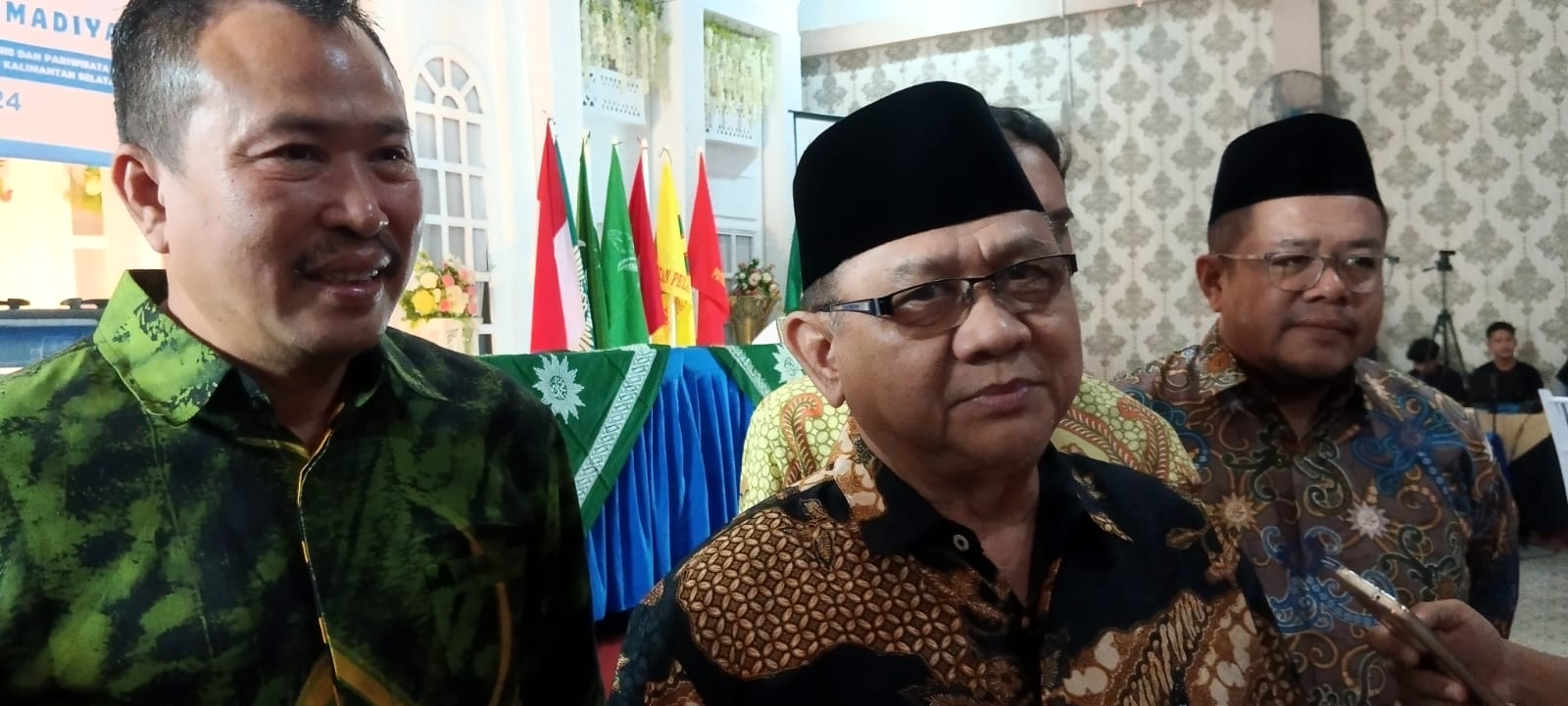 Prof Dr H Ridhahani Fidzi Didampingi H Aftahudin
