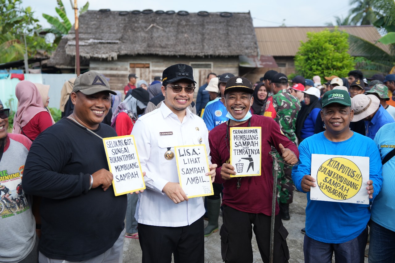 Bupati Aulia Buka Kegiatan Padat Karya di Kecamatan Pandawan, Kabupaten HST