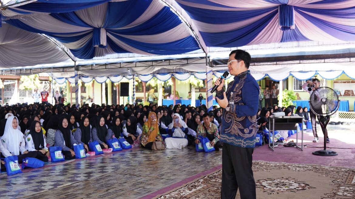 Bupati Aulia Sosialisasikan B2SA di SMKN 1 Barabai, Kecamatan Barabai, Kabupaten HST