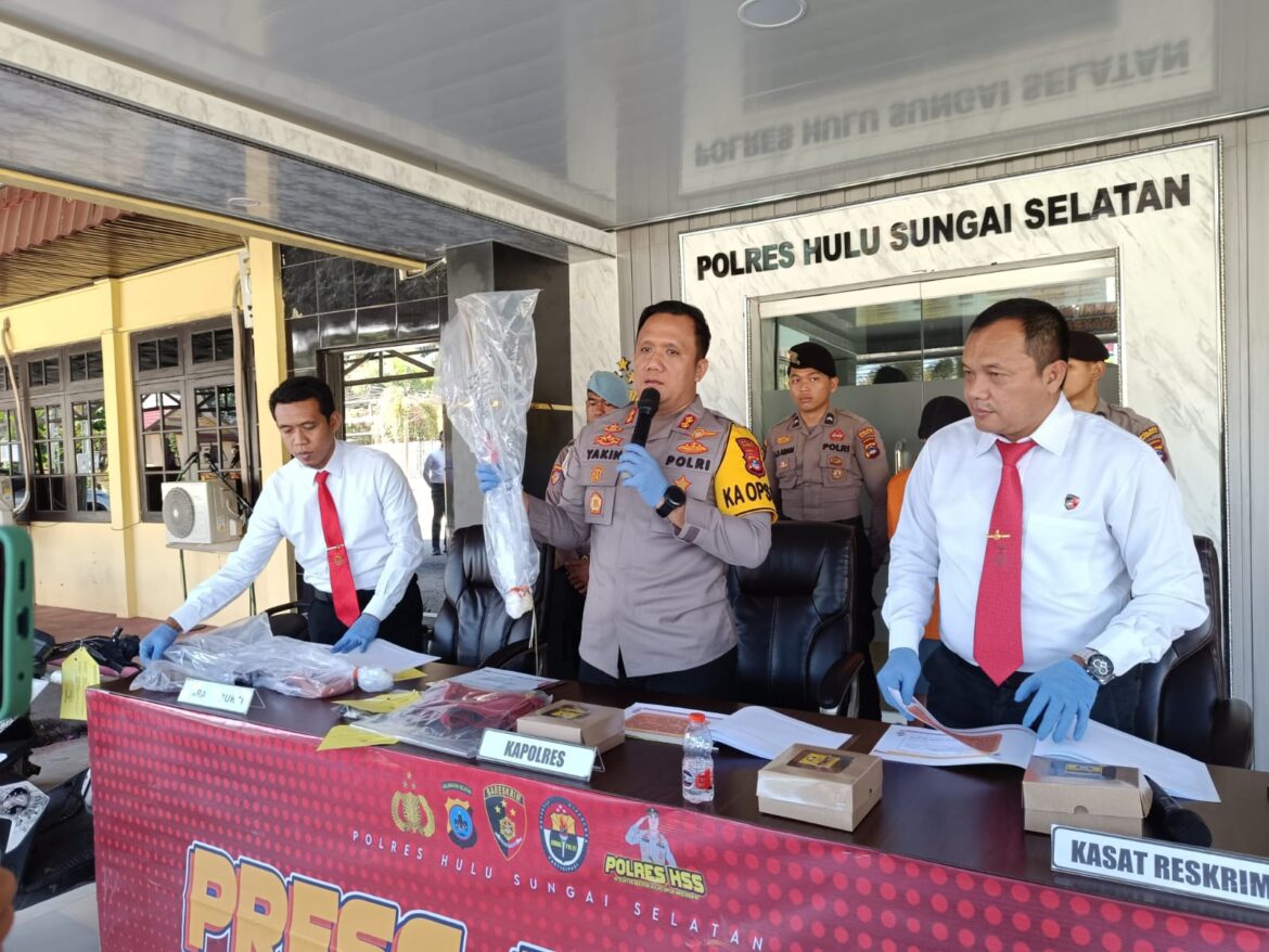 KAPOLRES HSS AKBP Muhammad Yakin Rusdi saat press release kasus pembunuhan Kakek Tajuddin.(Foto Istimewa)