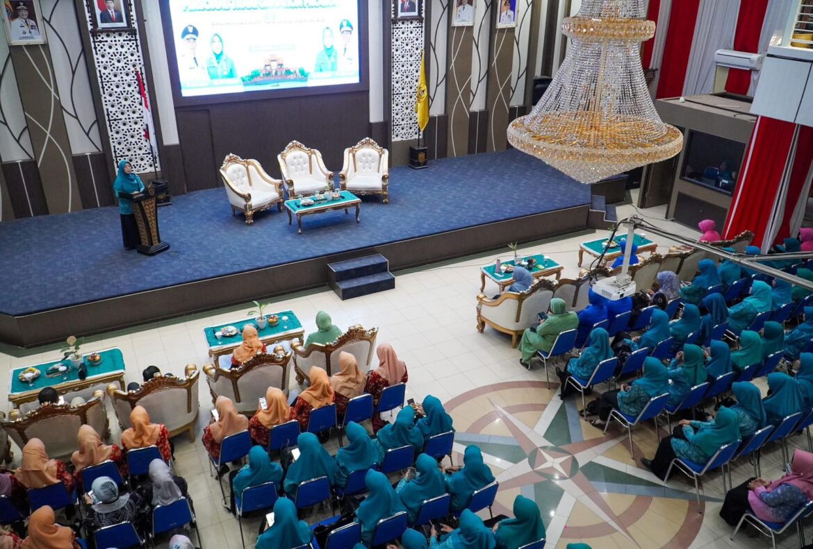 Pembukaan ESQ di Aula Balai Kota Banjarmasin oleh Ketua PKK Kota Banjarmasin, Siti Wasilah.