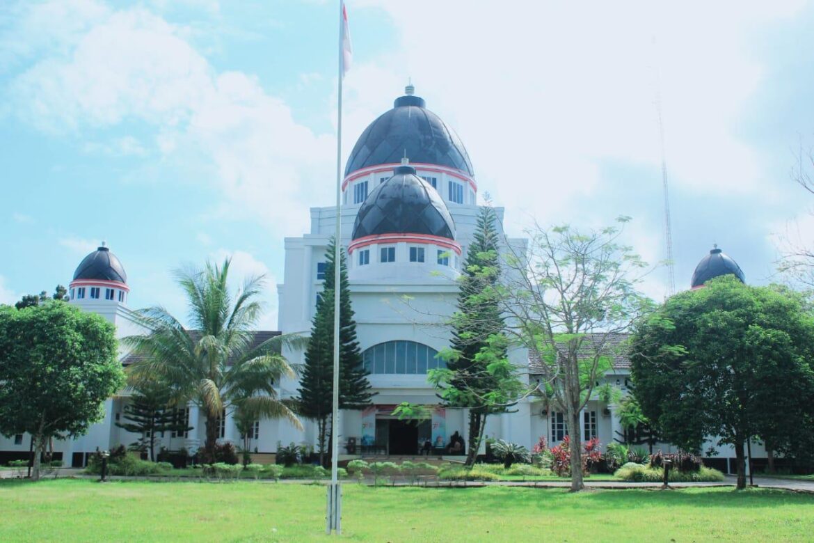 KANTOR DPRD Kabupaten Tanah Bumbu (Foto Istimewa )