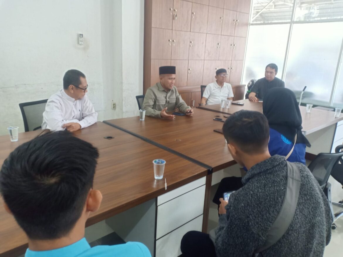 H Taufik Hidayat, didampingi Ketua Pimpinan Cabang Muhammadiyah (PCM) Banjarmasin IV H Gusti Ridwan Syofyani, dan Budi Adiyani, H Yusmilan, dalam keterangannya, Selasa (16/7/2024) (foto:baritopost)