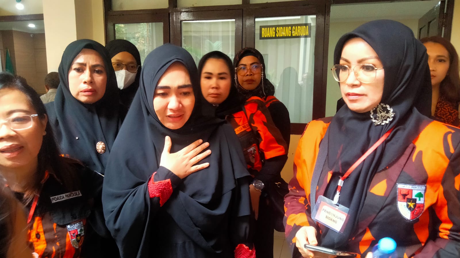 Ibu korban yang didampingi Srikandi PP