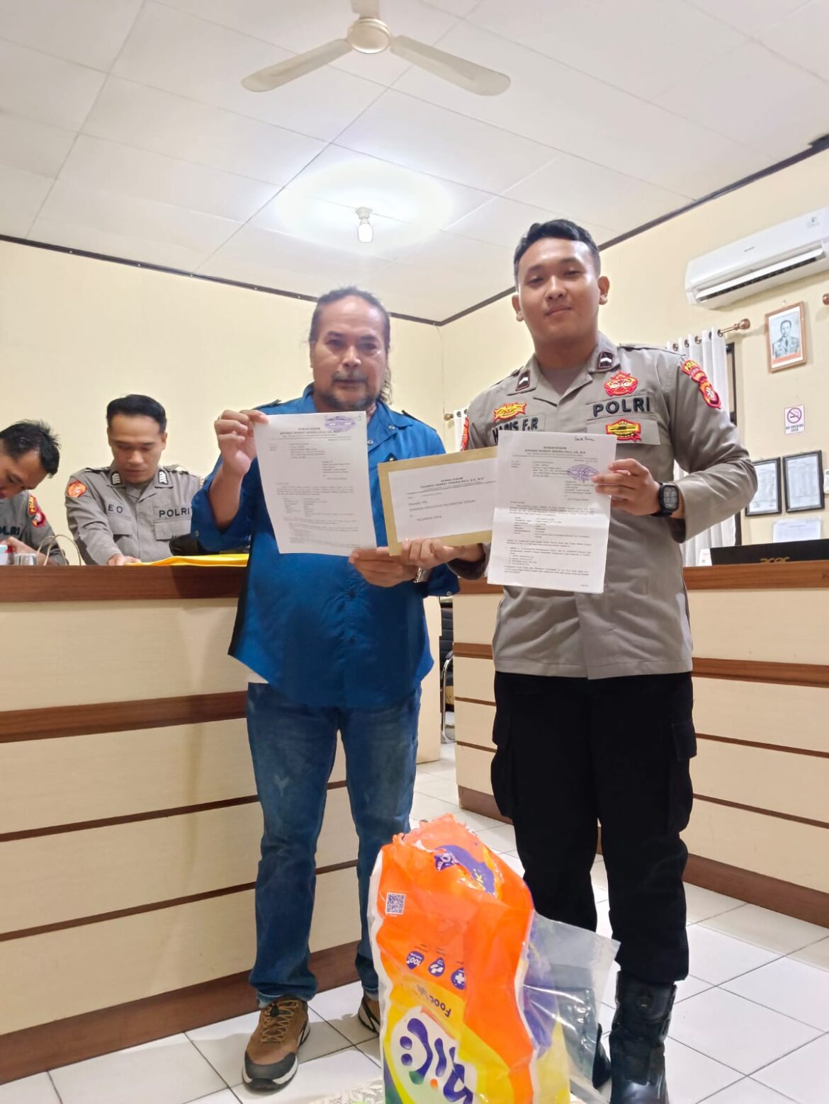 Robert Hendra Sulu SH MH saat berada Kepolisian Resort Kota Kuala Kapuas Kabupaten Kuala Kapuas Provinsi Kalimantan Tengah (Kalteng).